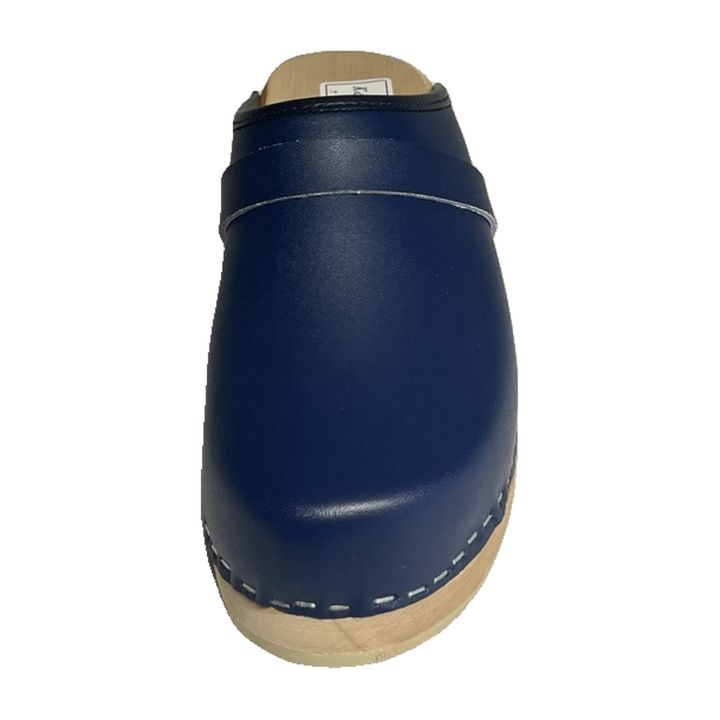 Sabot en cuir lisse bleu vu de trois quarts avant