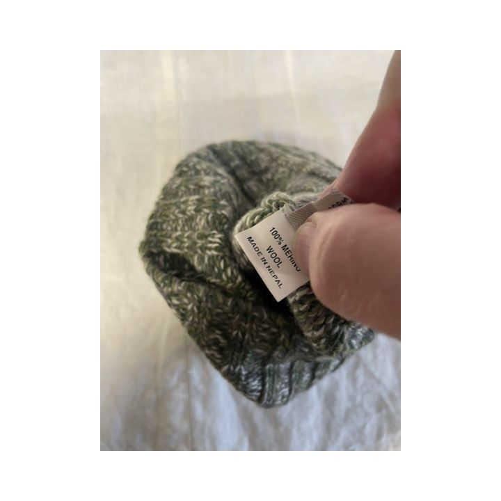 Ribbad melerad mössa - GRÖN OCH VIT