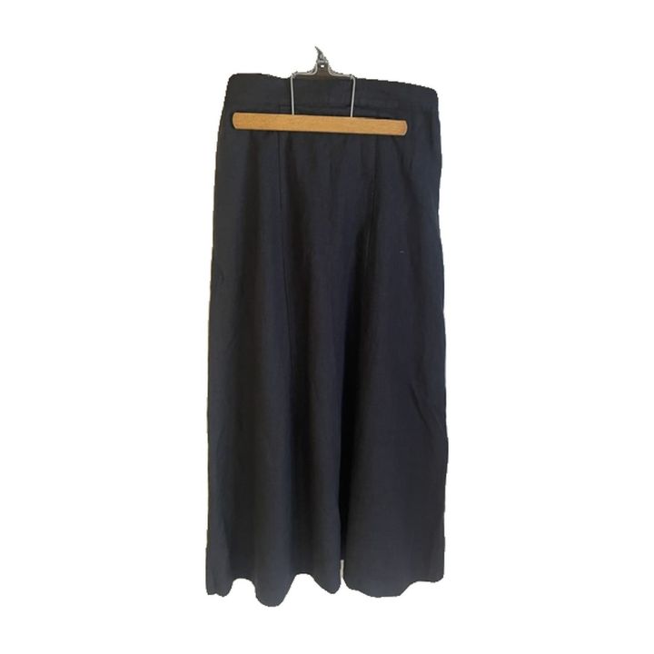 Lång utsvängd kjol - SVART