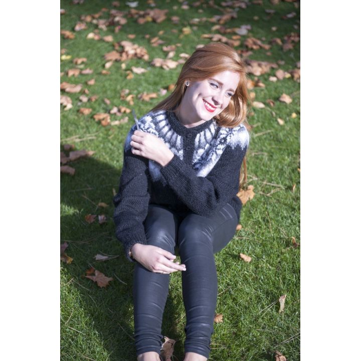 Gillet cardigan noir et blanc tricoté main