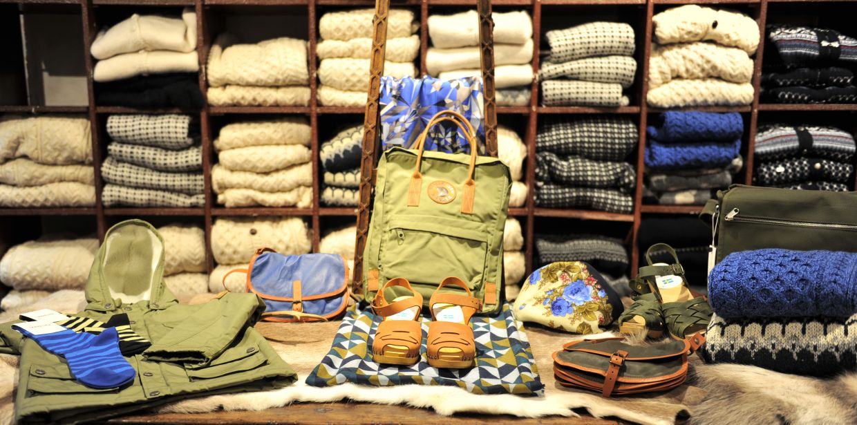 Sabots, sandales et vêtements venus de Suède à la boutique Kerstin Adolphson
